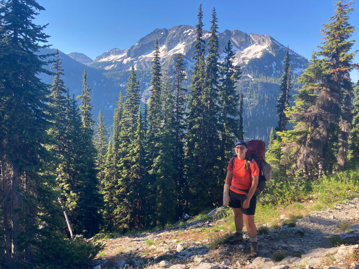 Naomi van Roon hiking in Mount Rainier