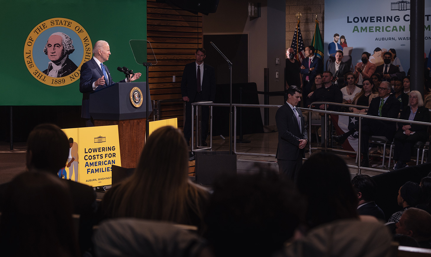 President Biden speaks in Green River College's Student Union