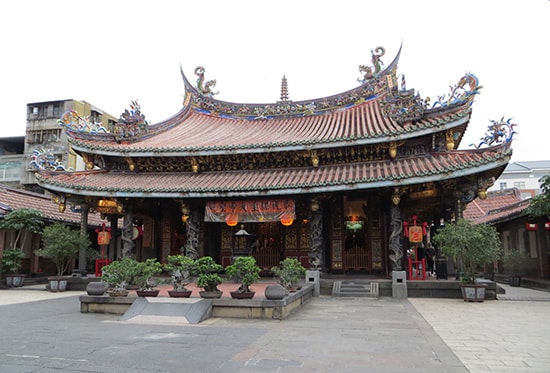 photo of a temple in Taiwan